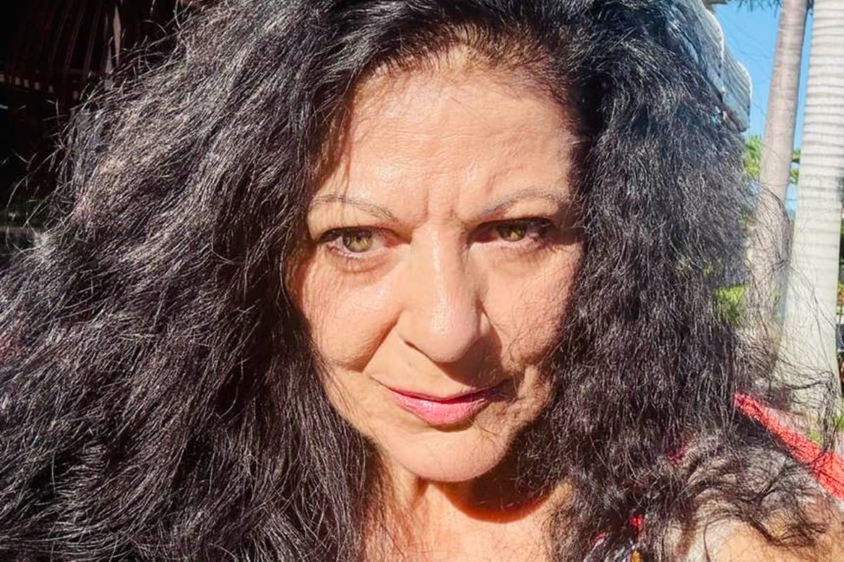 Elena Cârstea s-a întors în România, dar nu știe cât va mai sta Artista Elena Cârstea, stabilită de ani buni în America, a revenit în România