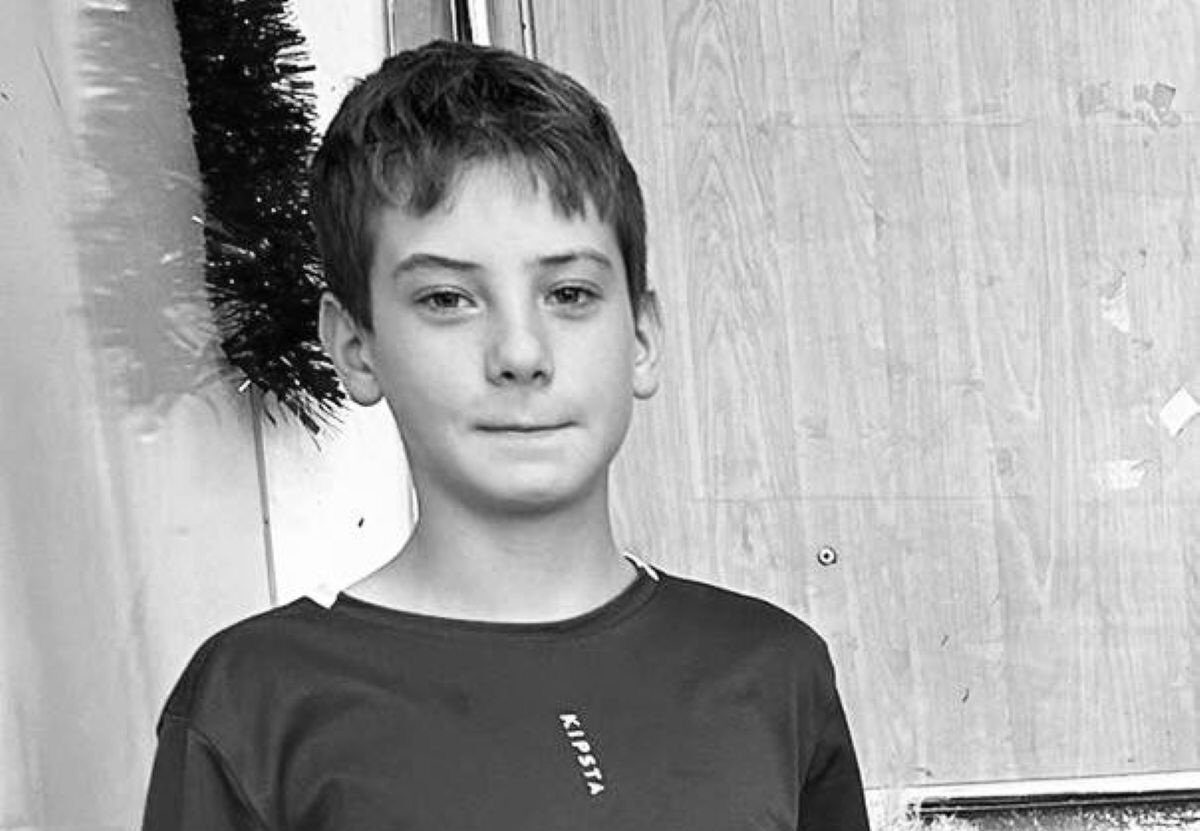 Elev de clasa a VIII-a, mort în timpul orei de sport la Ipotești Un elev de clasa a VIII-a de la Școala Gimnazială „Mihai Eminescu” din Ipotești a murit marți, 3 martie, în timpul orei de educație fizică