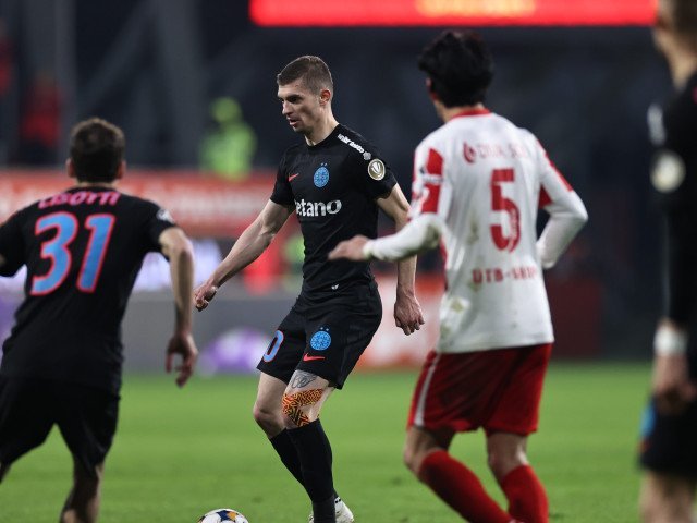 FCSB zdrobește UTA Arad într-un meci spectaculos, dar ratează play-off-ul FCSB a învins UTA Arad cu scorul de 4-2 într-un meci plin de dramatism, disputat pe terenul arădean