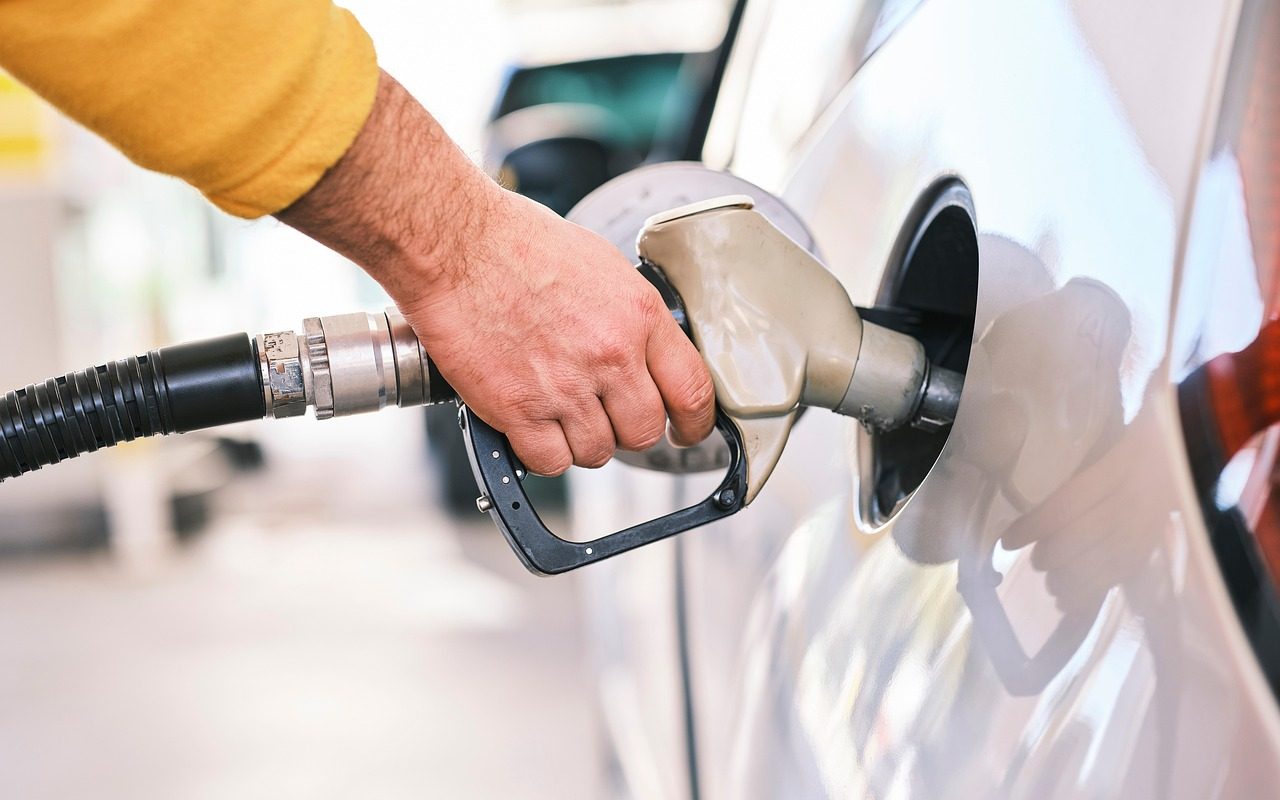 Prețurile carburanților în București, aproape de un prag psihologic Ce zonă oferă cel mai mic preț?