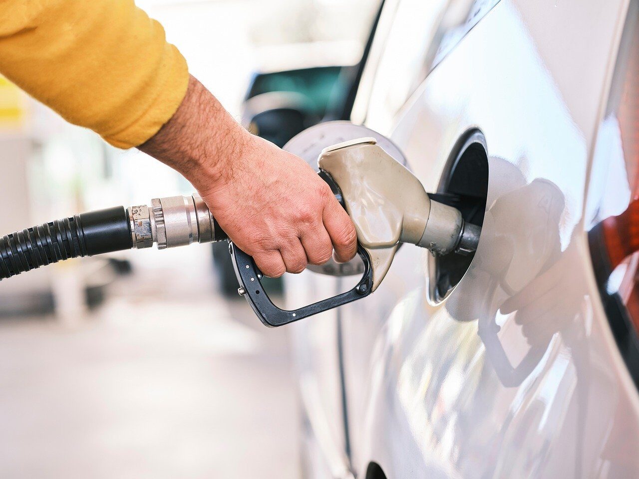 Prețurile carburanților în București, aproape de un prag psihologic Ce zonă oferă cel mai mic preț?