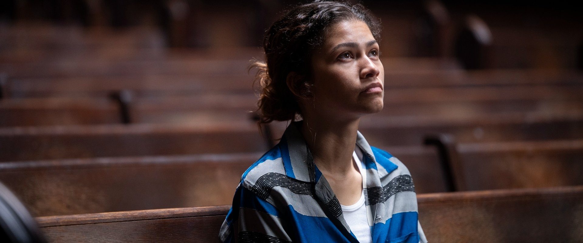 Un nou sezon „Euphoria” se pregătește să cucerească ecranele, promițând o abordare mai profundă și mai întunecată a poveștilor adolescenților