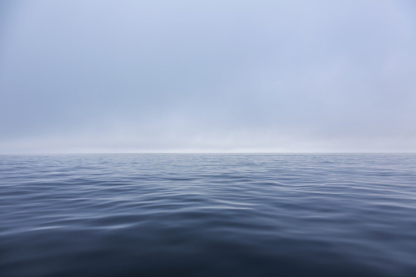Experiment uriaș în Atlantic: cercetătorii încearcă să accelereze absorbția de carbon a oceanului Un experiment ambițios în Oceanul Atlantic testează o metodă inovatoare de a stimula capacitatea oceanului de a absorbi dioxidul de carbon din atmosferă