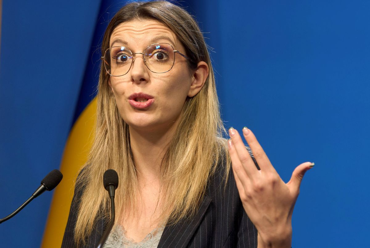 Prunea se scuză după afirmațiile despre ministra Buzoianu Fostul internațional Florin Prunea, membru al „Generației de Aur”, a revenit asupra declarațiilor sale referitoare la Diana Buzoianu, actualul ministru al Mediului