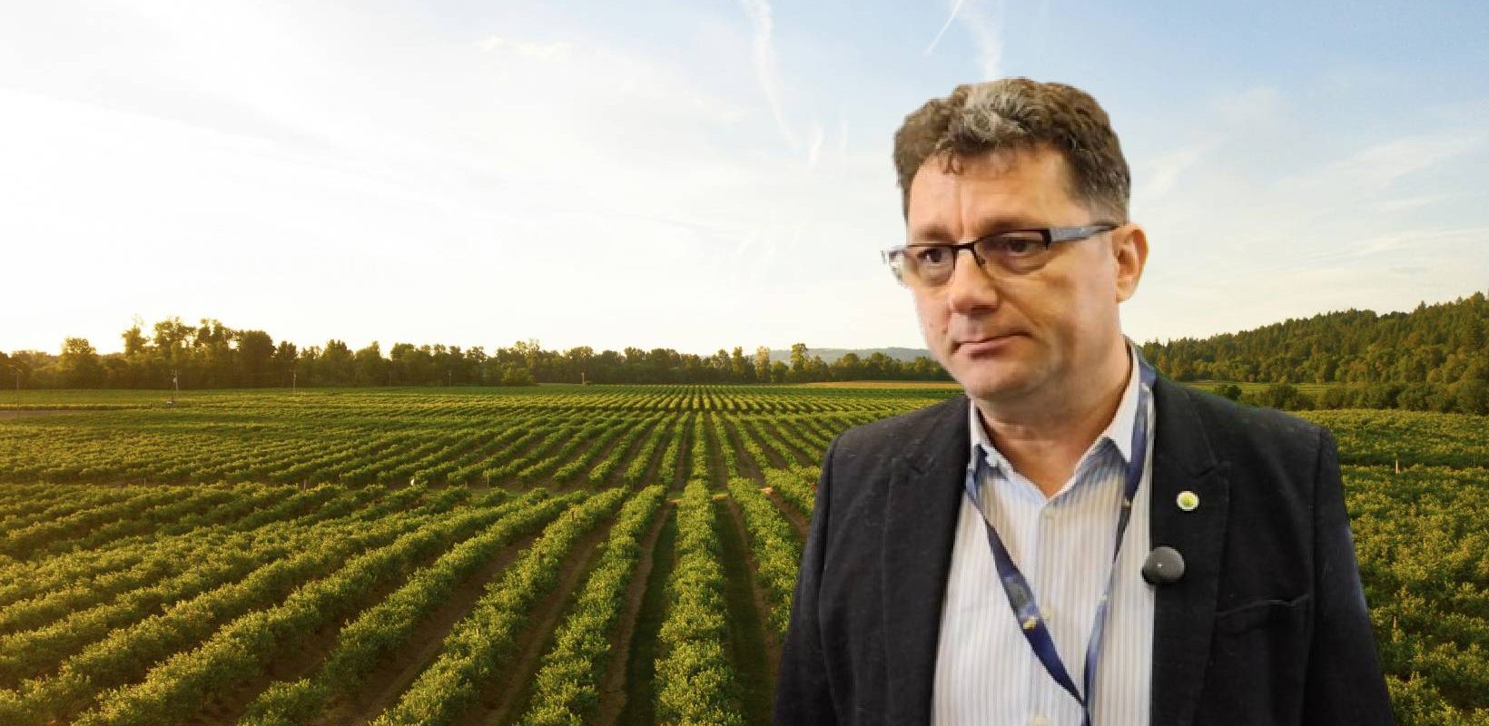 Producătorul agricol Nicolaie Apopi: Integrarea și vânzarea directă, cheia succesului în zootehnie Nicolaie Apopi, un fermier din județul Timiș, care exploatează aproximativ 2.700 de hectare cu cereale și deține o fermă de vaci de carne din rasa Aberdeen Angus, subliniază importanța integrării producției și a vânzării directe către consumatori pentru dezvoltarea sectorului zootehnic