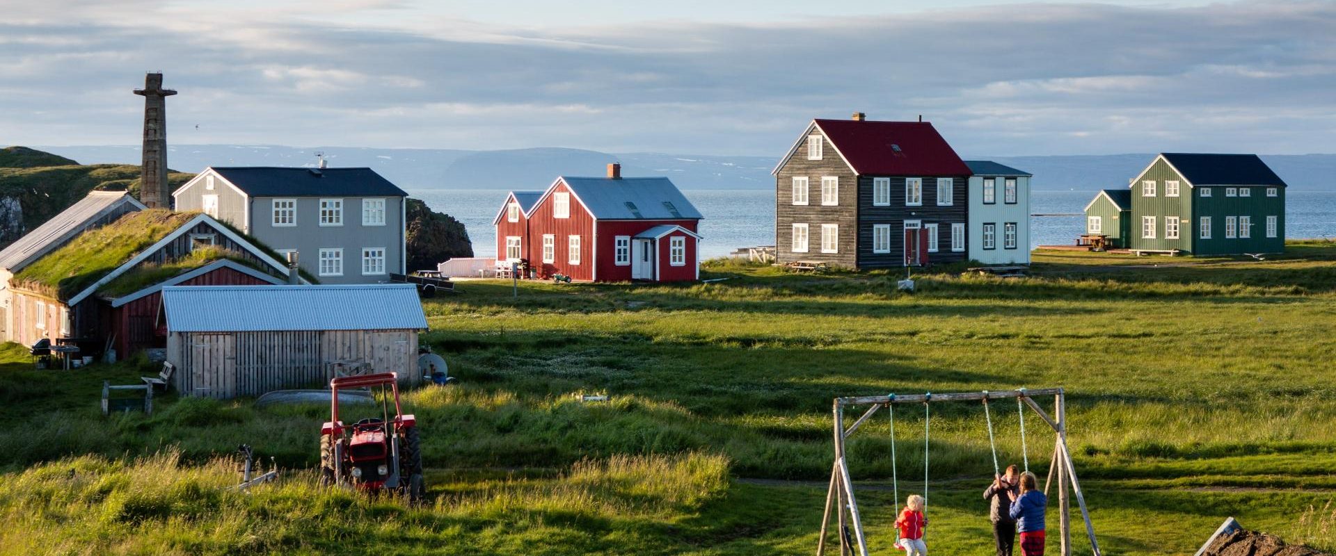 Islanda, constant pe primul loc în clasamentele de siguranță geopolitică Islanda, o țară insulară cu o populație mică, este adesea menționată ca fiind unul dintre cele mai sigure locuri din lume