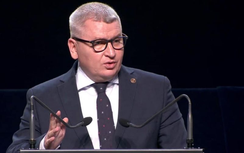 Roman acuză: Grindeanu a cedat în fața liberalilor, iar Ciolacu a renunțat la premierat în 2027 Deputatul liberal Florin Roman a lansat acuzații grave la adresa social-democraților, susținând că aceștia au făcut compromisuri majore în negocierile politice