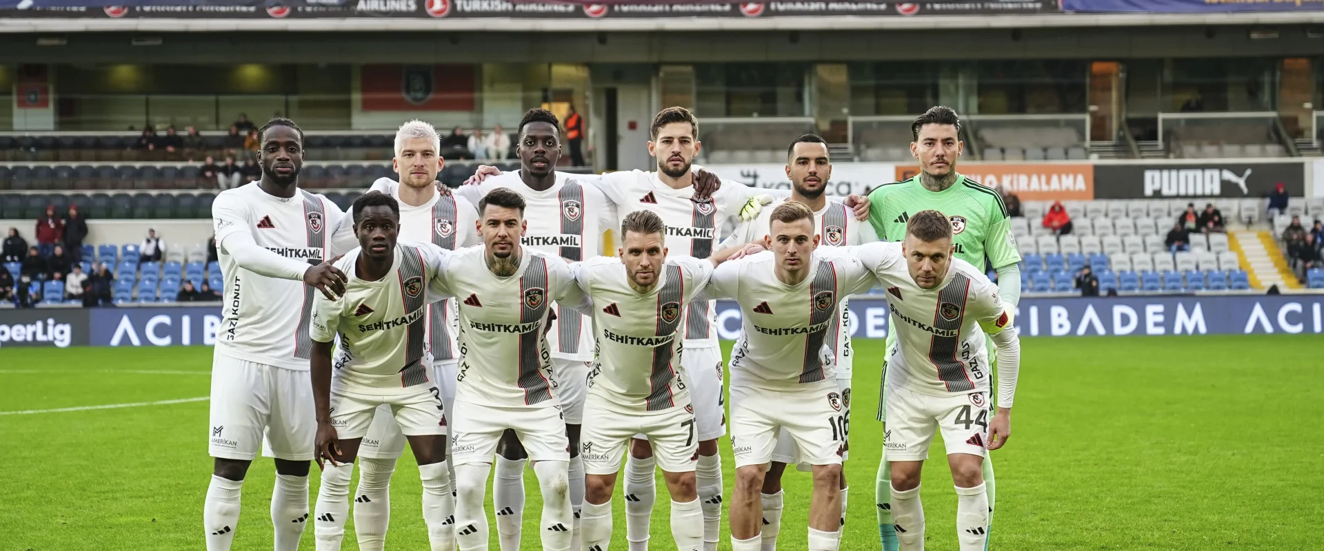 Fenerbahçe întâlnește Gaziantep FK, dar fără șapte jucători Istanbulul se pregătește pentru un nou duel pe terenul de fotbal, unde Fenerbahçe va primi vizita echipei Gaziantep FK în cadrul etapei a 27-a din Trendyol Süper Lig