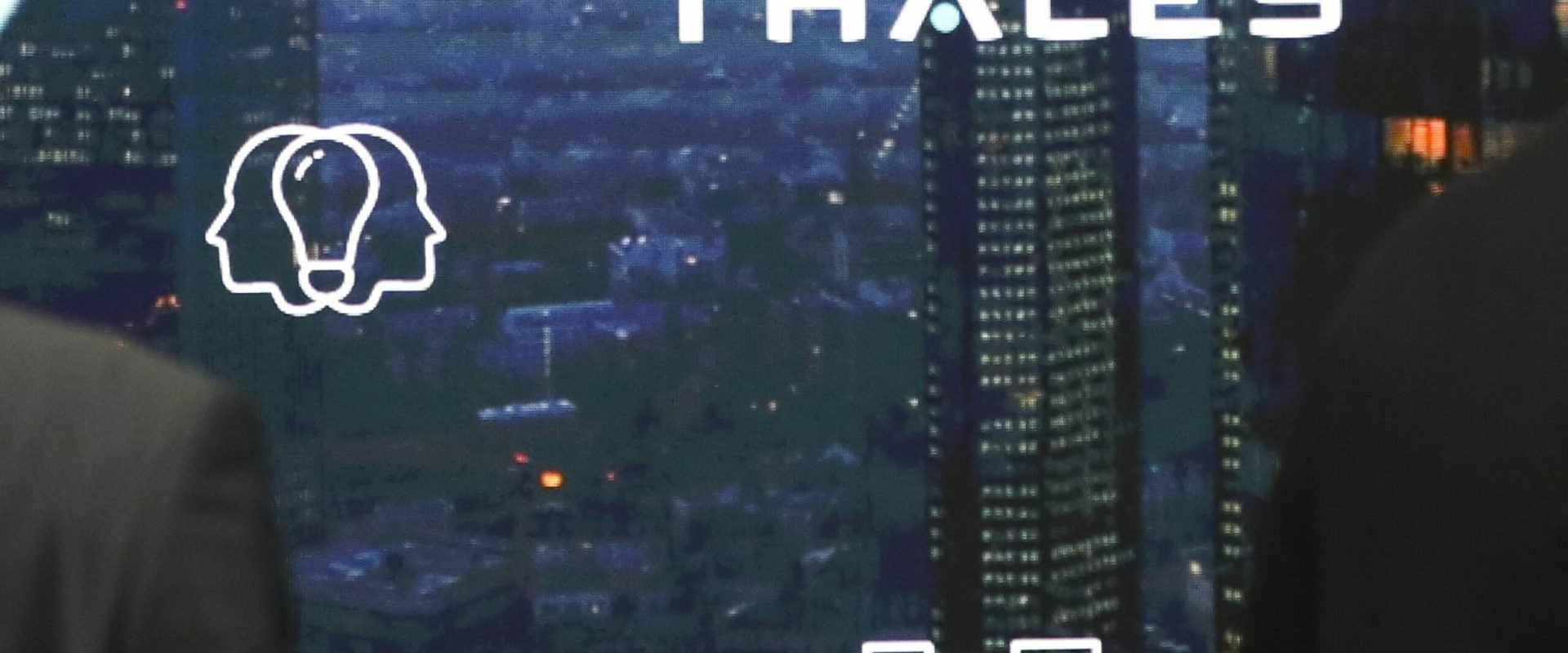 Thales lansează SkyDefender, un nou sistem de apărare aeriană integrat cu inteligență artificială Compania franceză Thales a anunțat lansarea oficială a SkyDefender, un sistem integrat de apărare aeriană și antirachetă, care promite o protecție completă împotriva diverselor amenințări aeriene