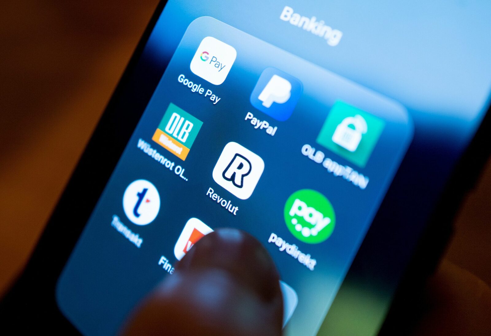 Telegram, noua platformă de top pentru fraude financiare Fraudele online continuă să evolueze rapid, iar aplicațiile de mesagerie criptată, precum Telegram, devin un teren propice pentru înșelătoriile financiare