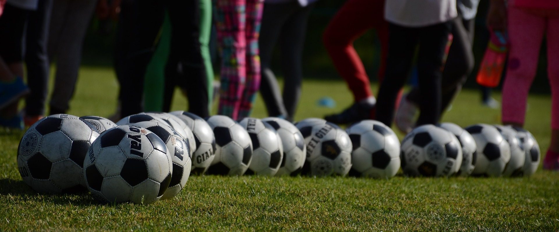 Elev de 14 ani din Botoșani, mort în timpul orei de sport; anchetă pentru ucidere din culpă Tragedie într-o școală gimnazială din județul Botoșani: un elev de 14 ani a decedat marți, în timpul orei de sport