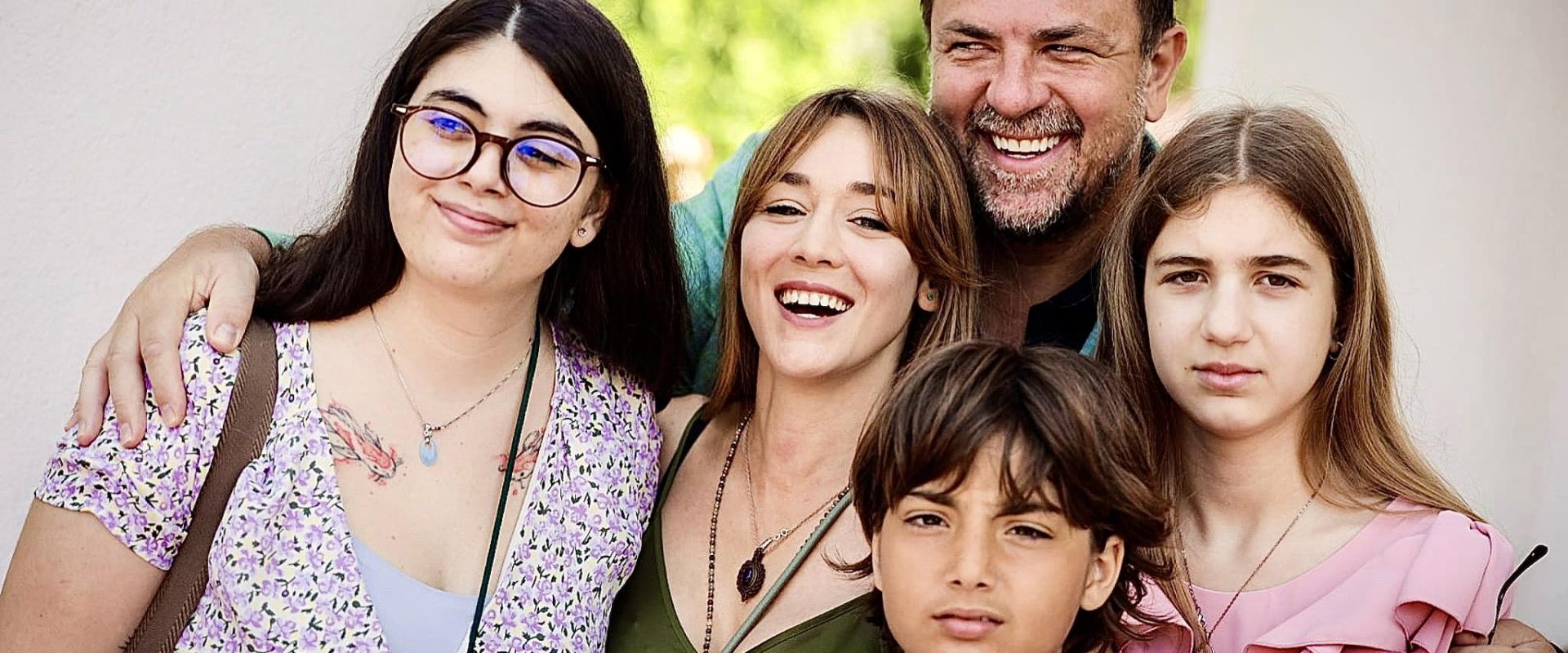 Horia Brenciu, blocat în Kuala Lumpur, se întoarce în România pentru concerte Horia Brenciu, împreună cu familia sa, se confruntă cu o situație neașteptată în Kuala Lumpur, Malaezia, după ce planurile de călătorie spre Singapore au fost date peste cap din cauza anulării zborurilor prin zonele afectate de conflict