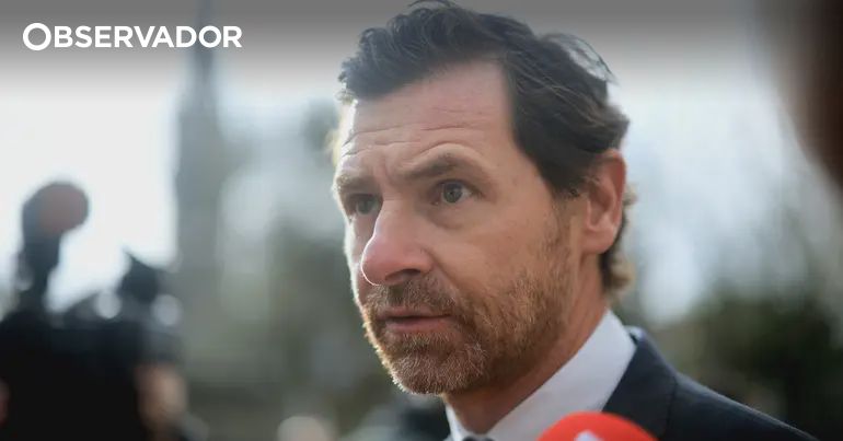 Război verbal aprins între președinții lui FC Porto și Sporting după un meci tensionat Lisabona – Atmosferă explozivă la finalul unui meci tensionat din fotbalul portughez, unde rivalitatea dintre FC Porto și Sporting s-a mutat din teren în sălile de conferințe