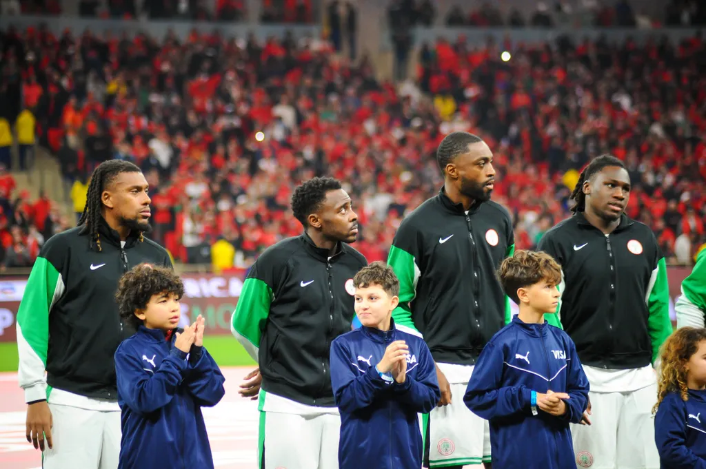 Super Eagles ai Nigeriei, la un moment de răscruce: meciuri amicale cu miză emoțională Echipa națională de fotbal a Nigeriei, supranumită Super Eagles, intră în fereastra internațională din martie cu un sentiment de „afaceri neterminate”, după cum notează și site-ul Afrik-Foot
