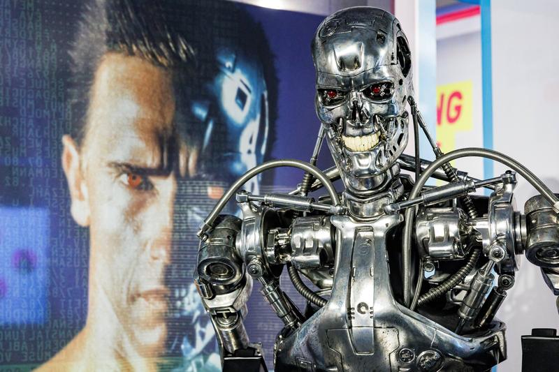 China avertizează SUA asupra riscurilor utilizării excesive a inteligenței artificiale în armată Beijingul a transmis un avertisment dur către Statele Unite, subliniind riscurile asociate utilizării necontrolate a inteligenței artificiale (AI) în domeniul militar
