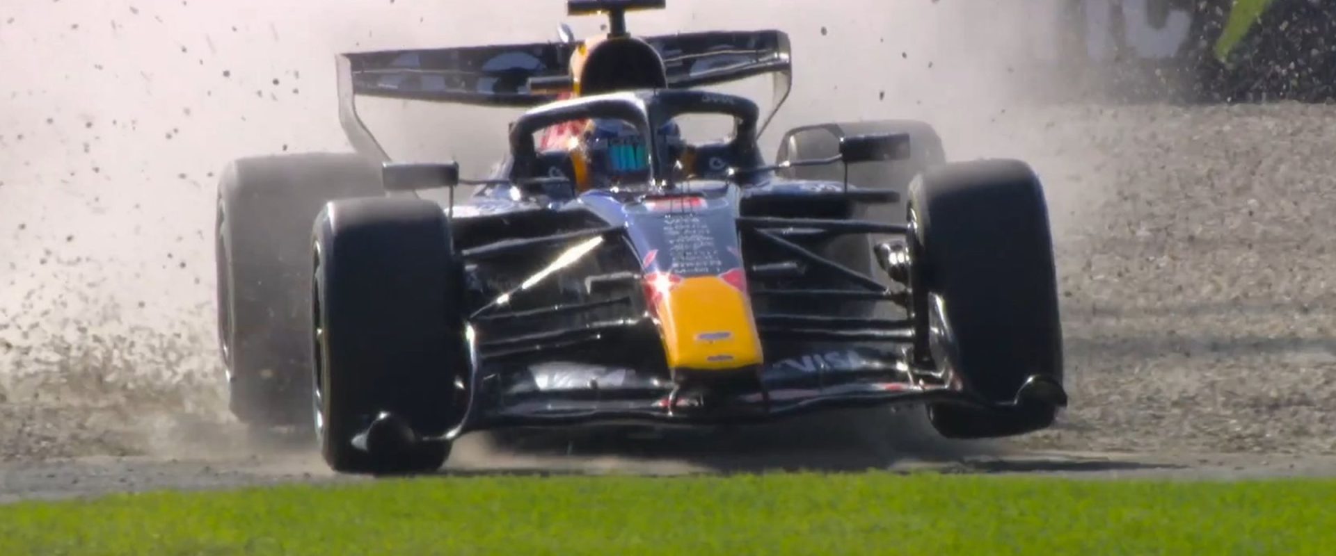 Verstappen, start cu stângul în Australia: Probleme cu aderența și ieșire în decor Melbourne, Australia – Max Verstappen a avut o zi cu suișuri și coborâșuri în primele antrenamente libere din Marele Premiu al Australiei