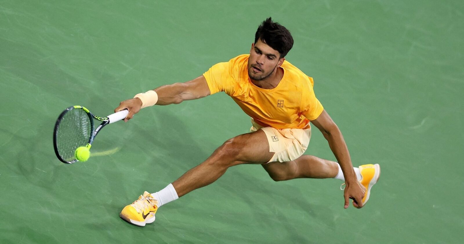 Alcaraz, învins de Medvedev la Indian Wells: Finalul unei serii impresionante Carlos Alcaraz a suferit prima înfrângere din 2026, fiind învins de rusul Daniil Medvedev în semifinalele turneului ATP Masters 1000 de la Indian Wells