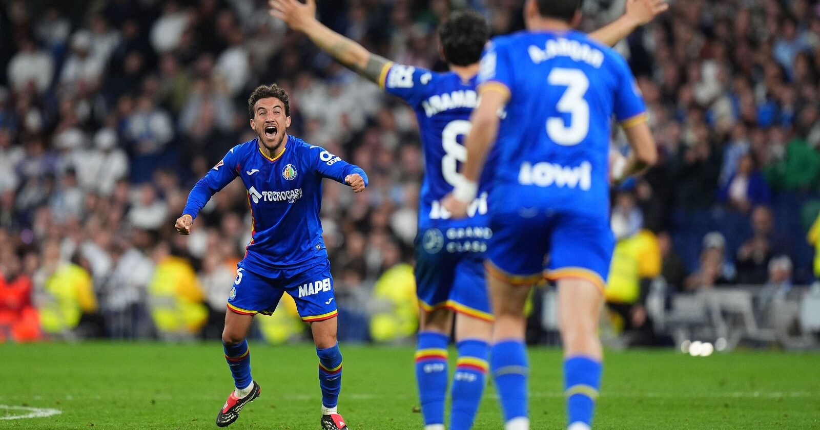 Getafe dă lovitura pe „Bernabeu”: Real Madrid, învinsă surprinzător Real Madrid a suferit o înfrângere surprinzătoare pe teren propriu, scor 0-1, în fața modestei Getafe
