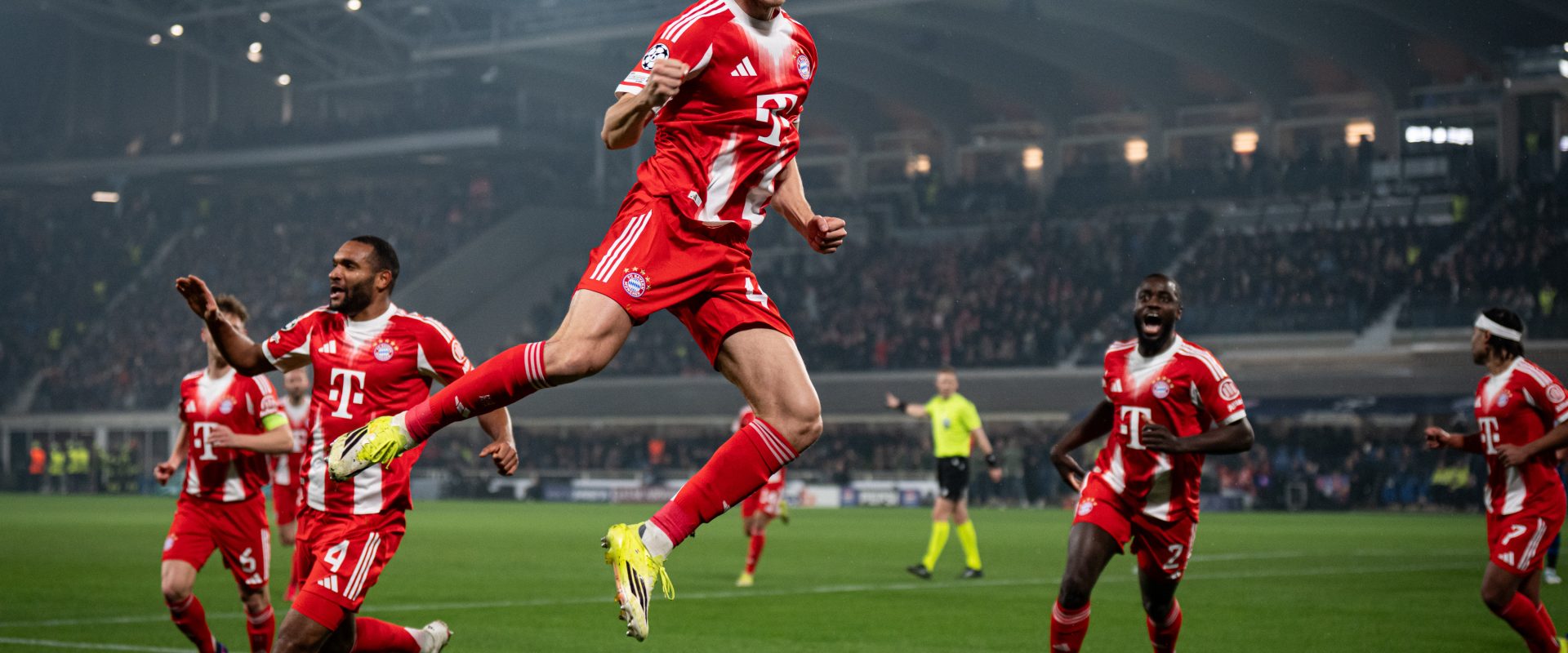 Bayern Munchen, victorie categorică în optimile Champions League contra Atalantei Bergamo Münchenezii au făcut spectacol în deplasare, marcând trei goluri în doar 45 de minute în fața Atalantei Bergamo, în prima manșă a optimilor Champions League