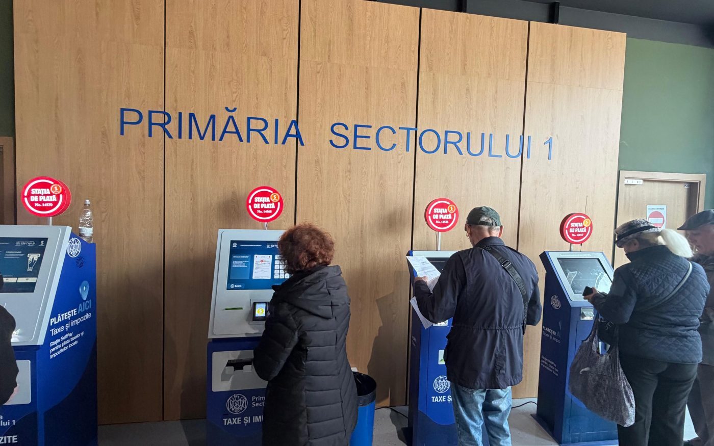 Sectorul 1: Cum pot bucureștenii să recupereze banii plătiți în plus pentru impozitul pe clădiri Primăria Sectorului 1 a anunțat că bucureștenii care au achitat impozitul pe clădiri la începutul anului pot solicita returnarea diferenței de bani, în urma unei noi ordonanțe de urgență