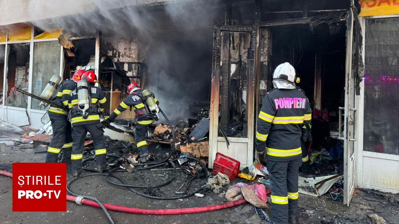 Incendiu puternic la un magazin dintr-un bloc din București: Pompierii au localizat flăcările Un incendiu a izbucnit, joi, într-un magazin mixt situat la parterul unui bloc din București, generând scene dramatice și mobilizând rapid forțe importante de intervenție