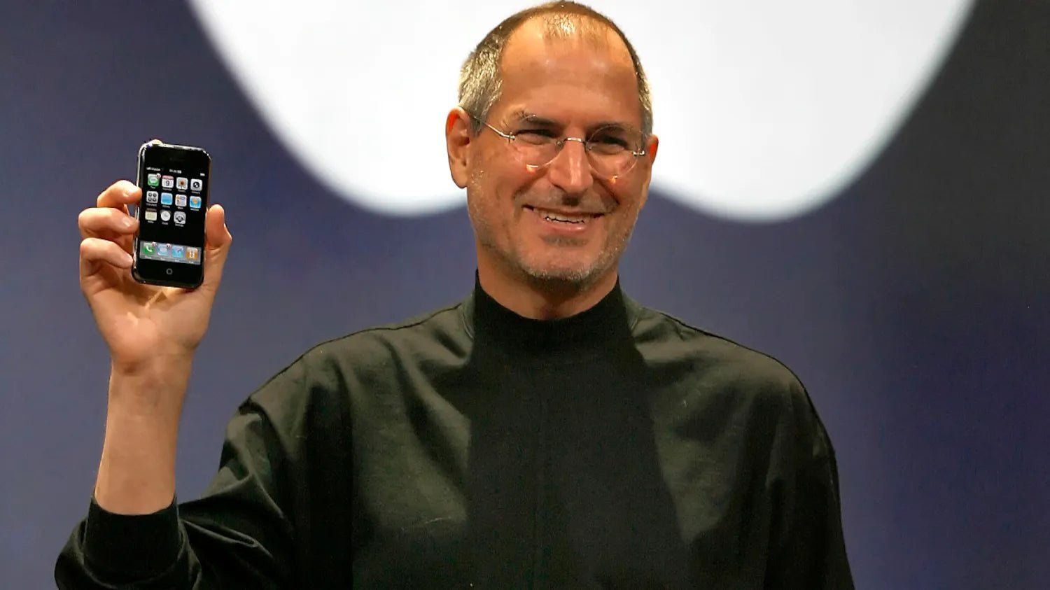 Telefonul cu o bucată din puloverul lui Steve Jobs: un gadget de 10.000 de dolari? Un nou model de iPhone, produs într-o ediție limitată de doar nouă exemplare, a fost lansat de compania Caviar