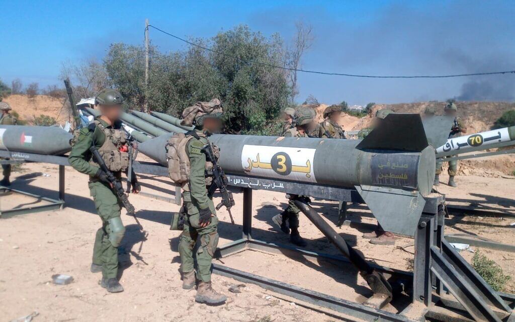 Israelul, sub foc constant de rachete iraniene: Sirenele de alarmă, un semnal zilnic Israelul se confruntă cu atacuri repetate cu rachete balistice lansate de Iran, situație care generează o atmosferă de tensiune și nesiguranță în rândul populației