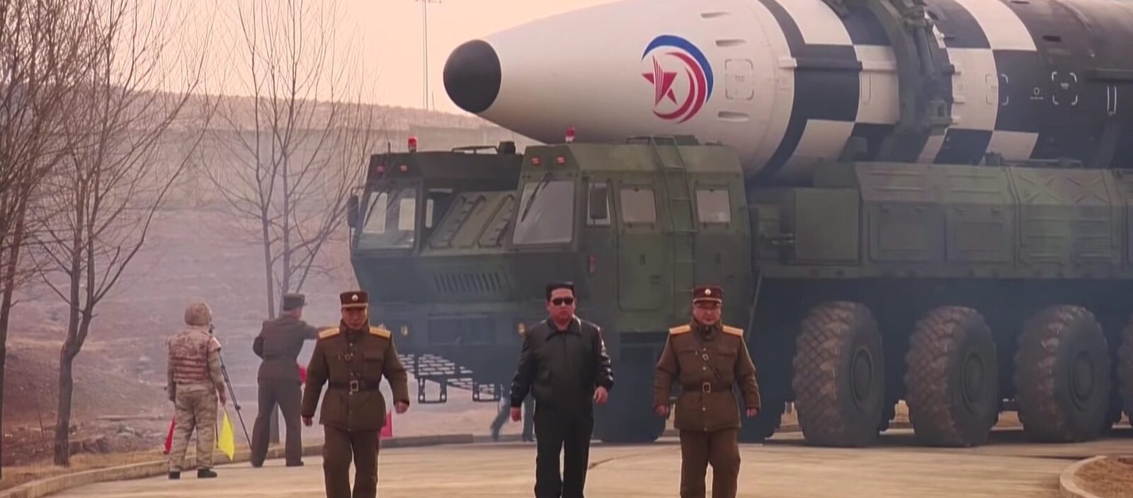 Kim Jong-un, liderul Coreei de Nord, a acumulat 14,4 miliarde de dolari în urma colaborării militare cu Rusia, conform unei analize realizate de Institutul pentru Strategia de Securitate Națională (INSS) din Seul
