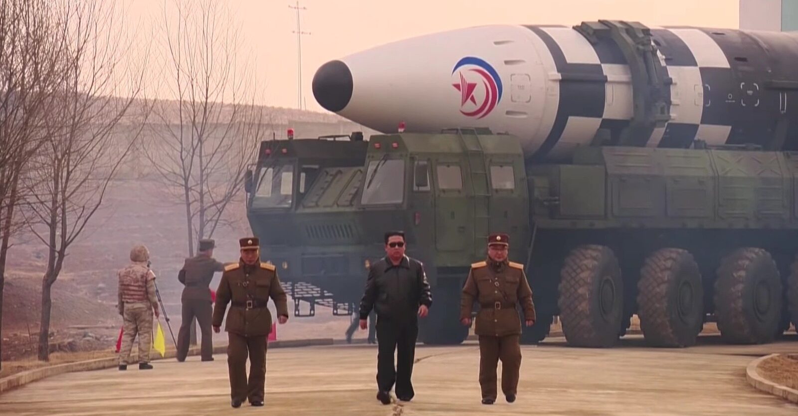 Kim Jong-un, liderul Coreei de Nord, a acumulat 14,4 miliarde de dolari în urma colaborării militare cu Rusia, conform unei analize realizate de Institutul pentru Strategia de Securitate Națională (INSS) din Seul