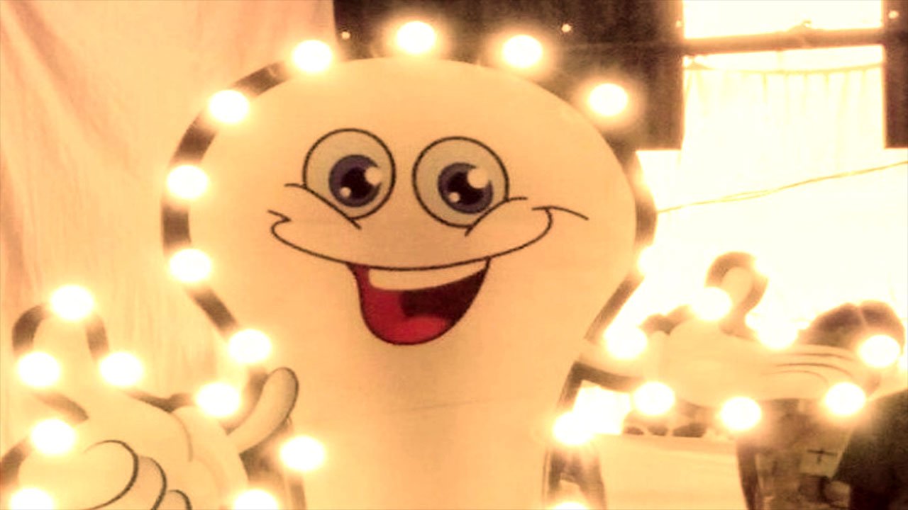 LED-urile: O revoluție luminoasă care a cucerit lumea De la lampa cu filament la tehnologia LED, sistemele de iluminat au parcurs un drum lung, iar schimbarea a adus beneficii semnificative în ceea ce privește eficiența energetică, costurile și impactul asupra mediului