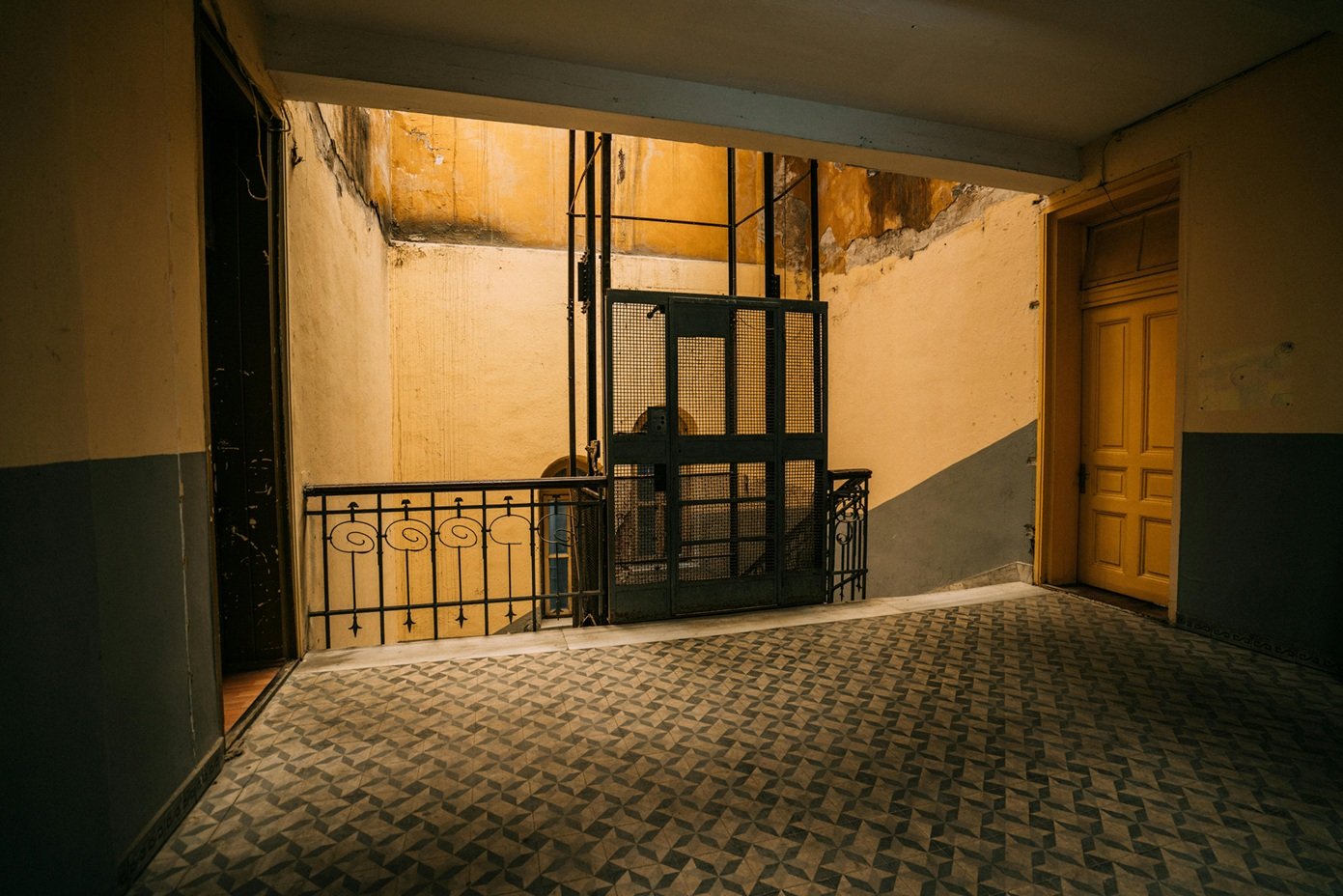 Proiectul „Lift pentru viață” a trecut de Senat Senatul a aprobat, luni, propunerea legislativă „Lift pentru viață”, un proiect menit să faciliteze instalarea de lifturi în blocurile de locuințe cu cel puțin trei etaje
