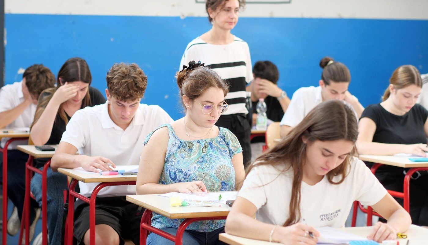 Româna, probă de examen național în marea Britanie
