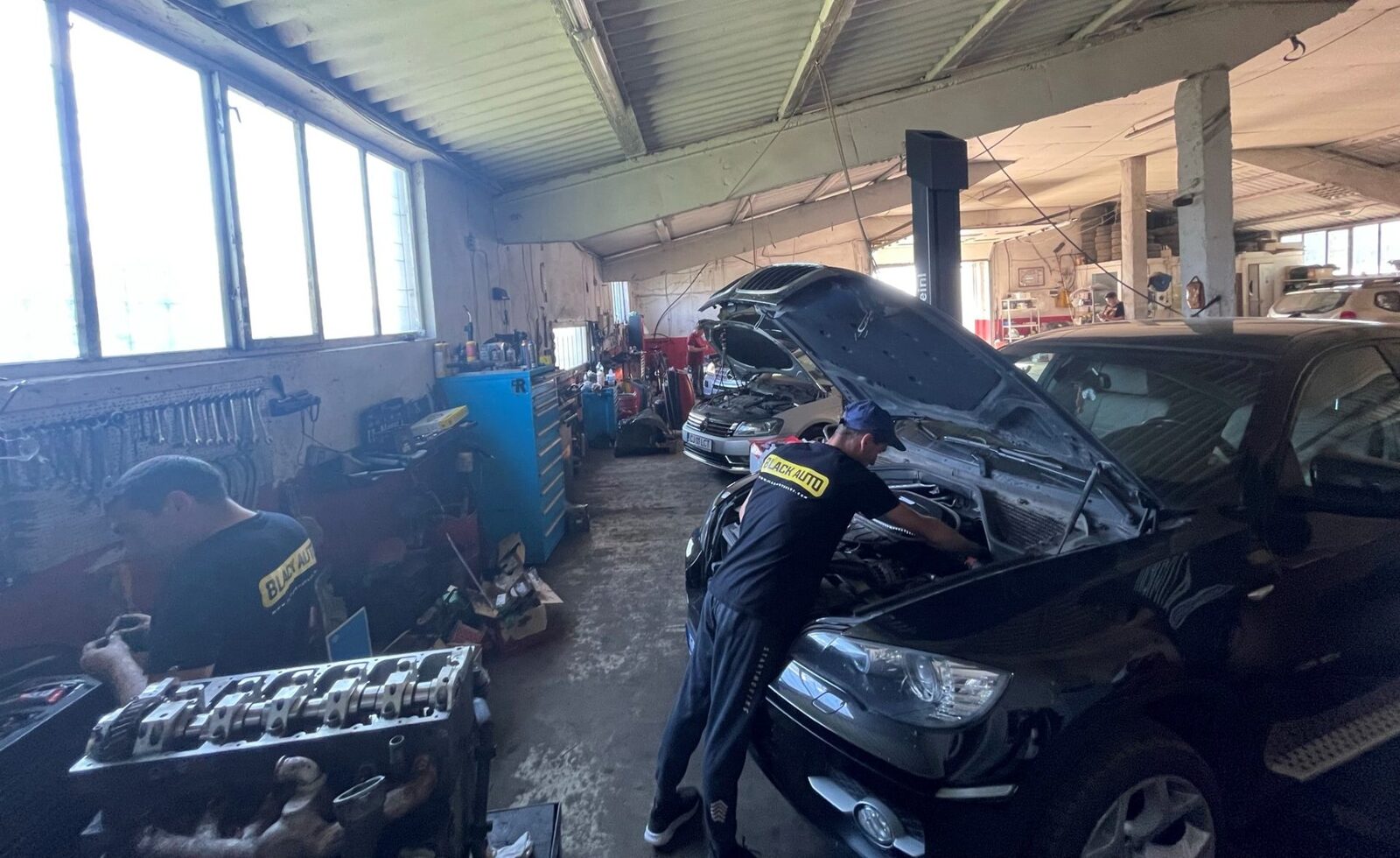 Zgomotul suspect de la roți: ghid practic pentru identificarea problemei Un zgomot ciudat la rulare, care se accentuează sau dispare la viraj, poate ascunde o problemă tehnică serioasă la mașină