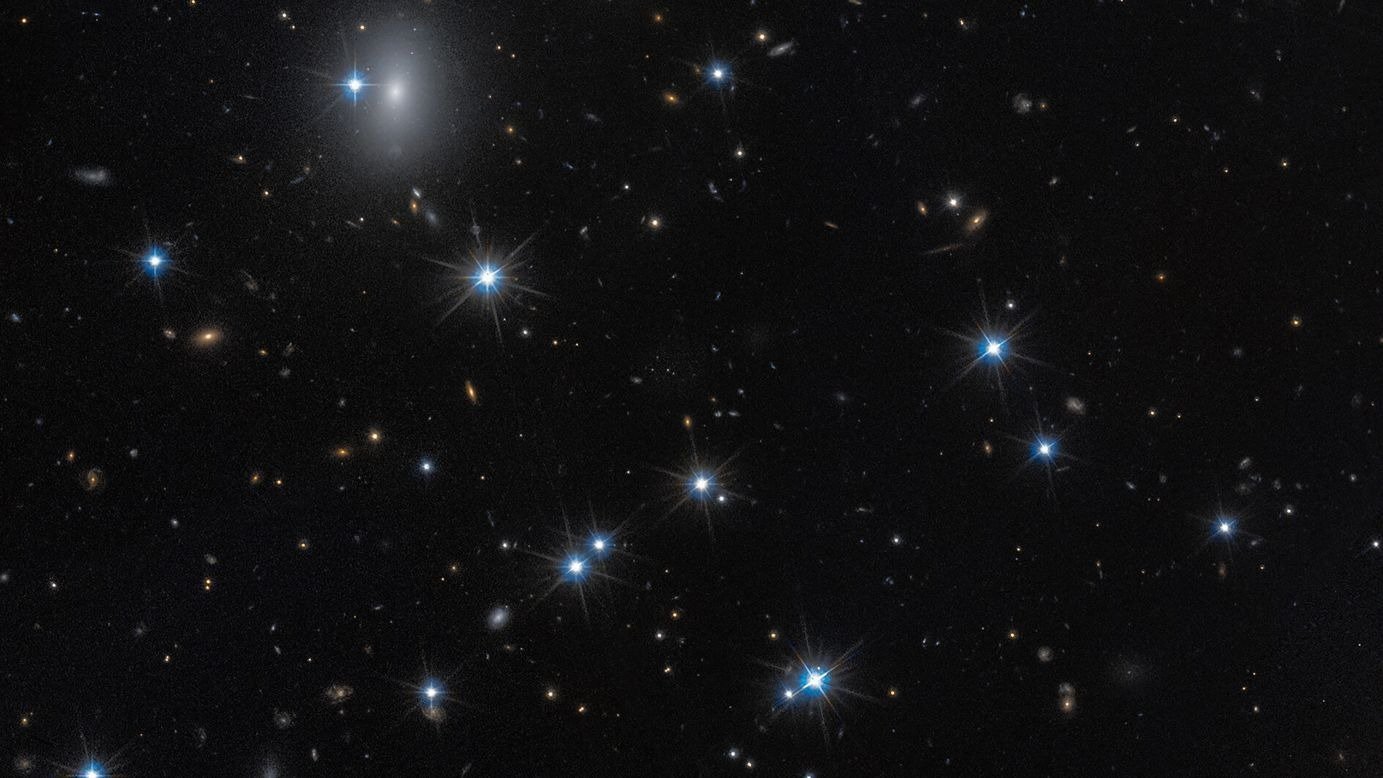 Descoperire uimitoare: O galaxie aproape invizibilă, dominată de materie întunecată, ridică noi întrebări despre Univers O echipă internațională de astronomi a detectat o galaxie extrem de ciudată, numită CDG-2, situată în constelația Perseu