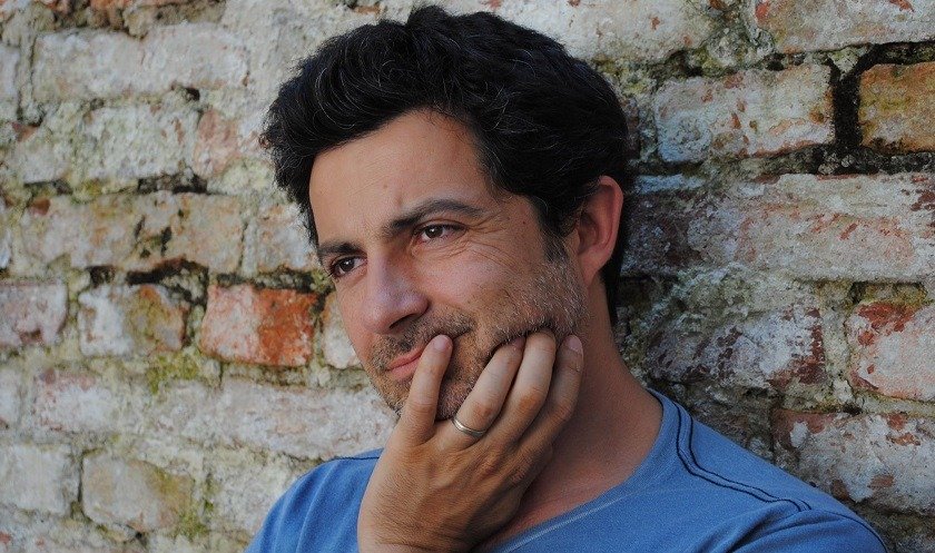 Un nou scandal zguduie Teatrul Național București: Sindicatul contestă legalitatea concursului pentru funcția de director Actorul Mihai Călin a semnalat, printr-o postare pe rețelele sociale, o posibilă dispută legată de concursul pentru funcția de director al Teatrului Național București (TNB)