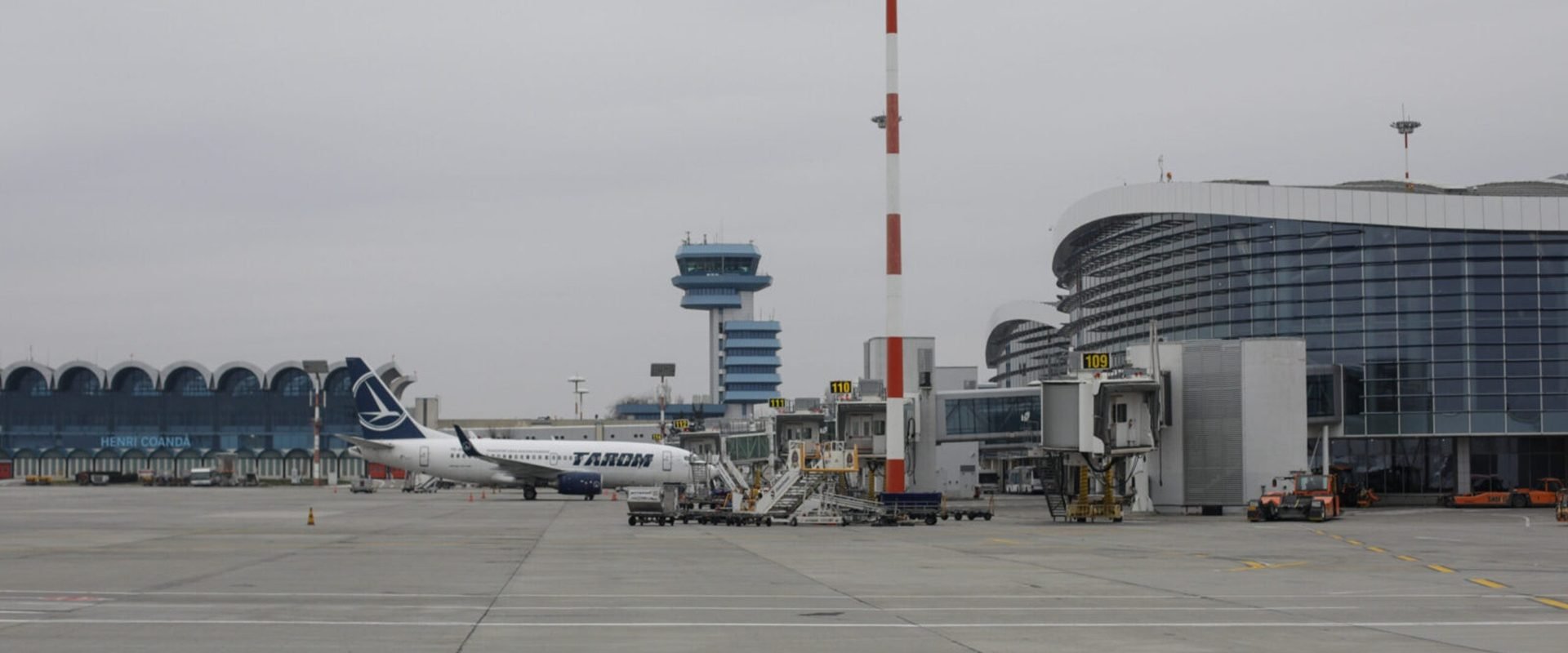 Licitație majoră pentru modernizarea pistei principale de pe Aeroportul Otopeni Un total de 12 oferte au fost depuse pentru modernizarea Pistei 1 a Aeroportului Internațional „Henri Coandă” din Otopeni