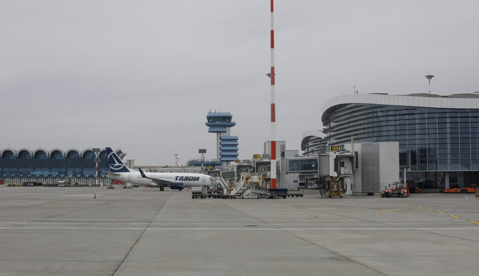 Licitație majoră pentru modernizarea pistei principale de pe Aeroportul Otopeni Un total de 12 oferte au fost depuse pentru modernizarea Pistei 1 a Aeroportului Internațional „Henri Coandă” din Otopeni