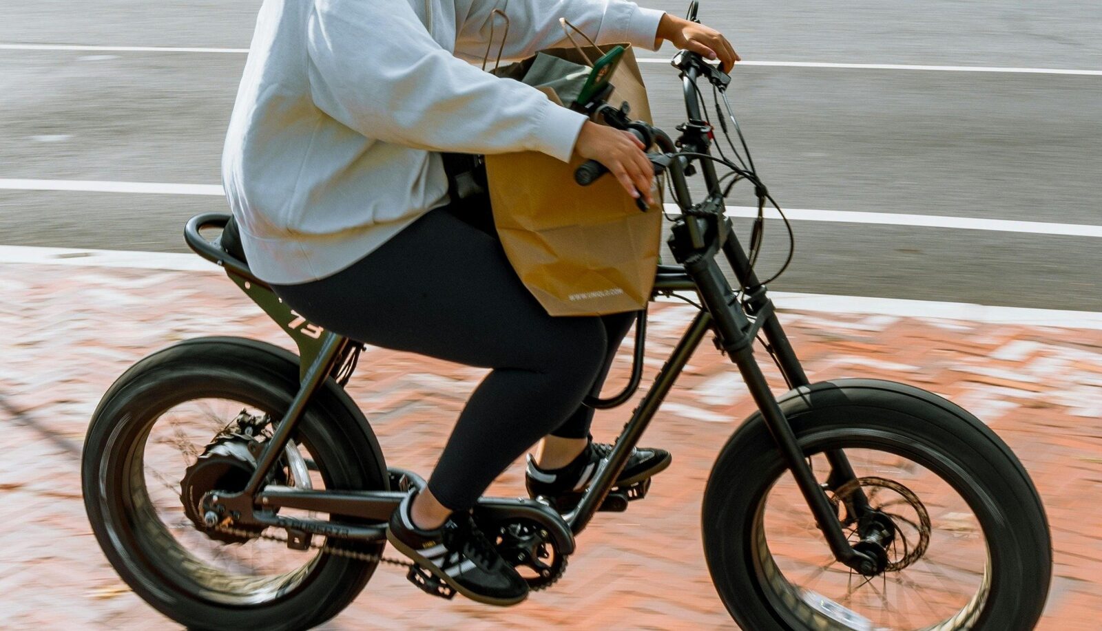 Accident grav în Minnesota: Bicicletele electrice, din nou în atenție Un accident petrecut în statul american Minnesota readuce în discuție, la nivel global, riscurile asociate utilizării bicicletelor electrice