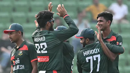 Rana, noua speranță a cricketului, pune accent pe precizie și strategie, nu pe viteză Tânărul jucător de cricket Rana, o prezență cu un impact semnificativ de la începutul anului 2024, a ales să își concentreze eforturile pe dezvoltarea abilităților de precizie, mai degrabă decât pe viteza de aruncare