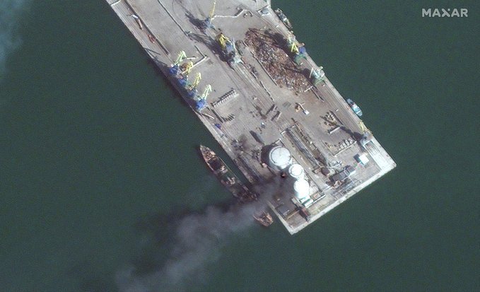 Putin acuză Ucraina de „atac terorist” după scufundarea unei nave rusești în Marea Mediterană Președintele rus, Vladimir Putin, a acuzat Ucraina de comiterea unui „atac terorist” în urma scufundării unui metanier rusesc în Marea Mediterană