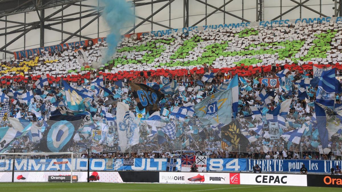 Fanii lui Marseille, furioși după eliminarea din Cupă și cer schimbări urgente la club Marseille se află într-o criză profundă, cu fanii furioși după eliminarea din Cupa Franței și cerând schimbări radicale în conducerea clubului