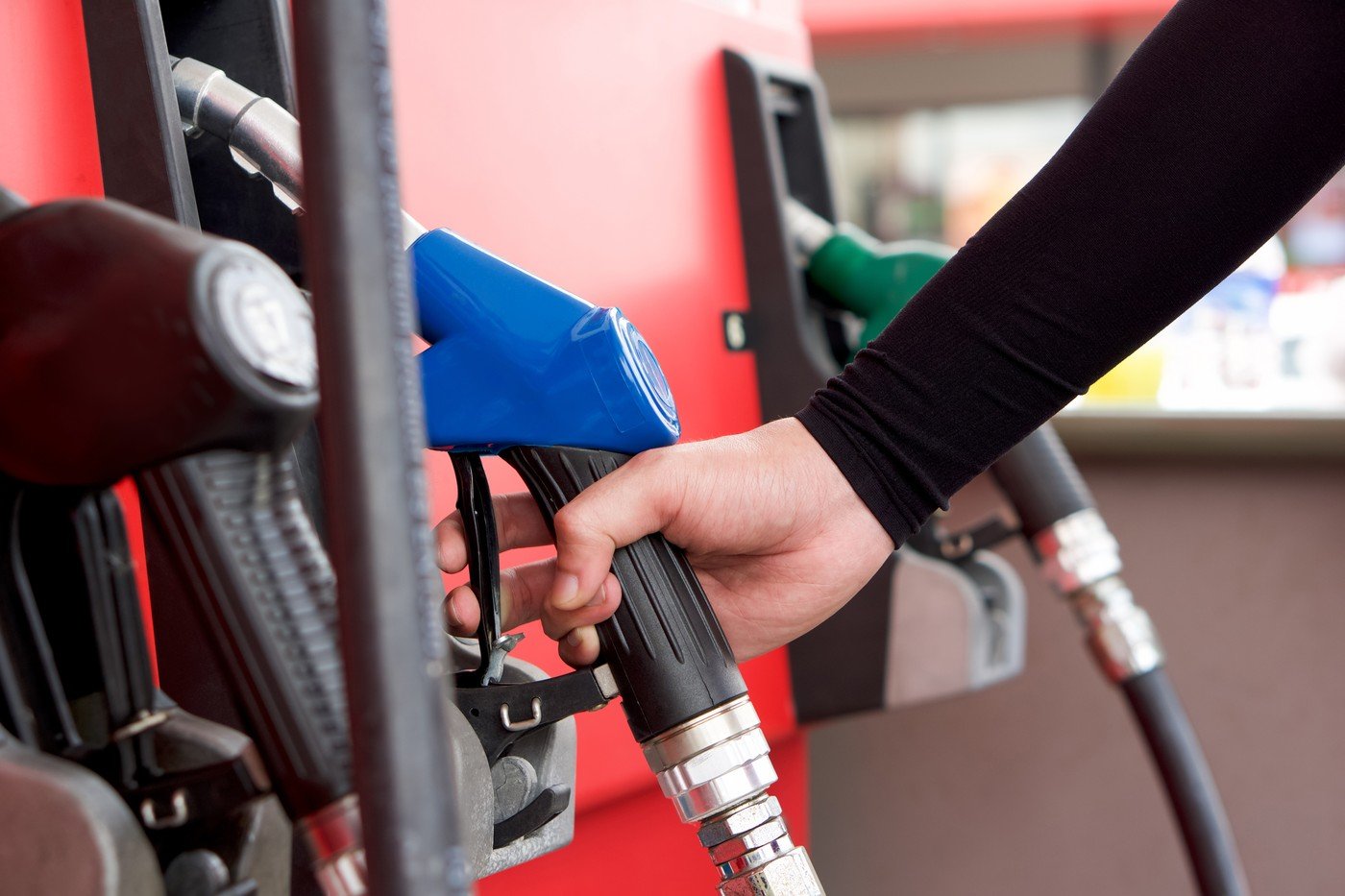Prețul motorinei și benzinei, estimări până în iunie