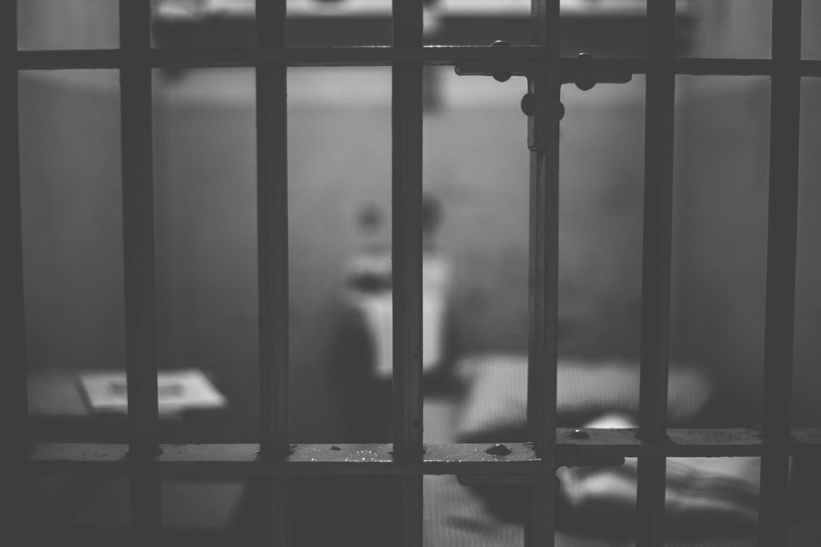 Jihadistul Sabri Essid, condamnat la închisoare pe viață pentru genocid, soarta sa rămânând incertă Un jihadist francez, identificat ca Sabri Essid, a fost condamnat vineri, în contumacie, la închisoare pe viață de către o instanță din Franța
