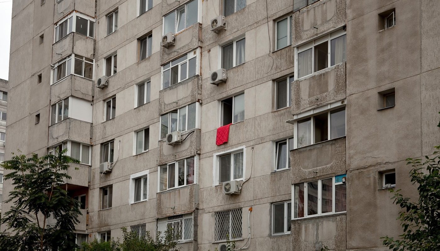 Spațiile comune din blocuri: cum pot fi folosite legal Un acord de asociere semnat de majoritatea proprietarilor este documentul de bază care stabilește regulile de utilizare a spațiilor comune din blocuri