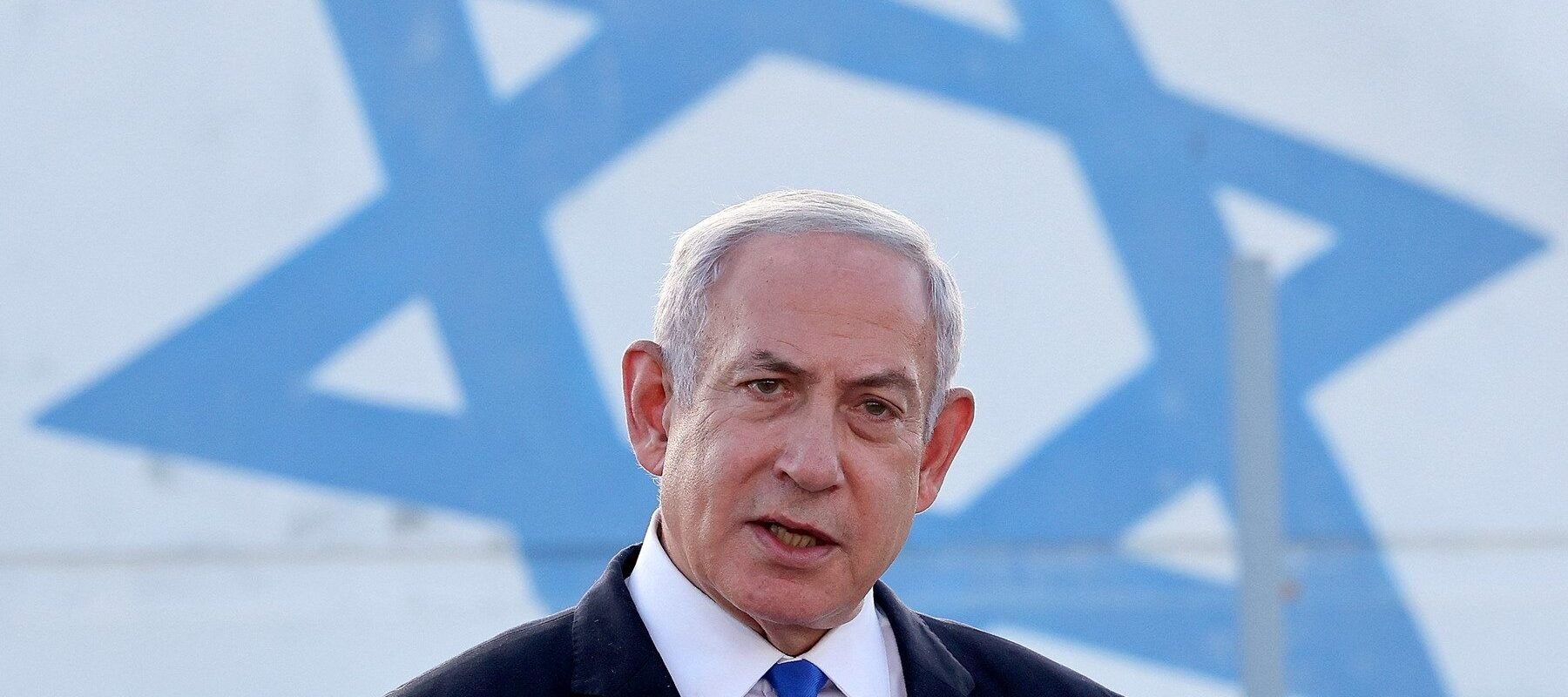 Netanyahu respinge speculațiile privind o posibilă țintire a liderilor iranieni și Hezbollah Premierul israelian Benjamin Netanyahu a negat categoric orice intenție de a viza liderii de rang înalt ai Iranului și Hezbollah, respingând insinuările cu privire la „asigurări de viață” în cazul acestora