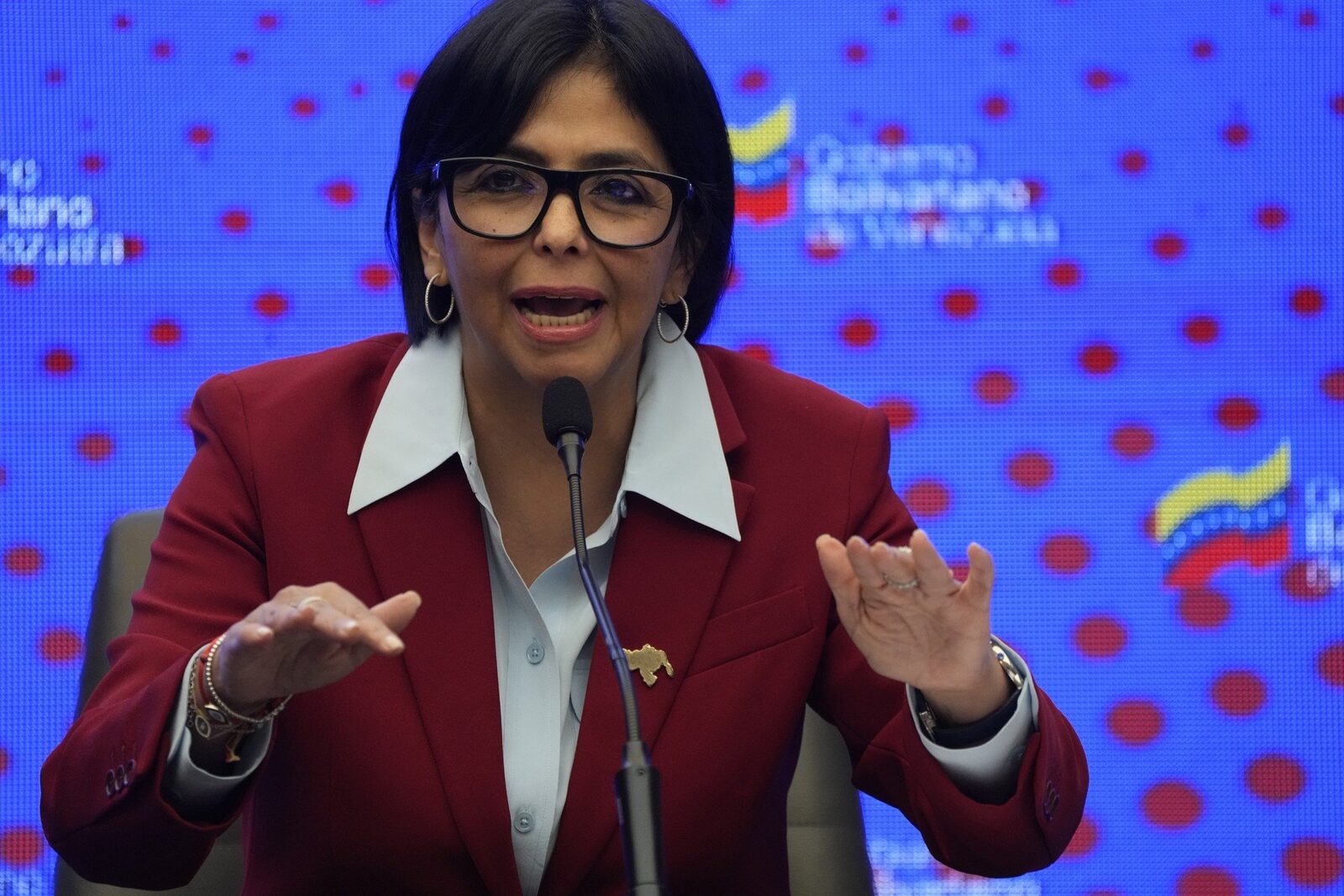 Schimbări majore în conducerea militară a Venezuelei după demiterea ministrului Apărării Președintele interimar al Venezuelei, Delcy Rodriguez, a ordonat joi înlocuirea întregului înalt comandament militar, o decizie luată la o zi după ce ministrul Apărării a fost demis
