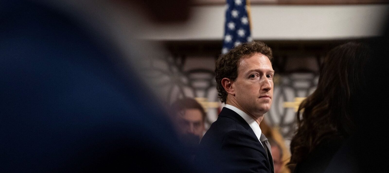 Mark Zuckerberg, cooptat în consiliul consultativ al Casei Albe Mark Zuckerberg, fondatorul Facebook, se va alătura unui consiliu consultativ de la Casa Albă, dedicat inteligenței artificiale, criptomonedelor și politicii de inovare
