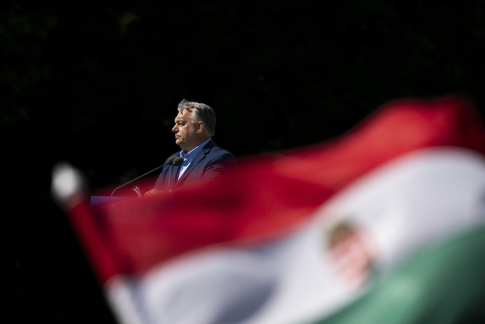 Orban atacă frontal Bruxelles-ul în perspectiva alegerilor din Ungaria Campania electorală din Ungaria, programată să aibă loc peste o lună, a intrat într-o fază intensă, cu o strategie de comunicare îndrăzneață din partea partidului premierului Viktor Orban