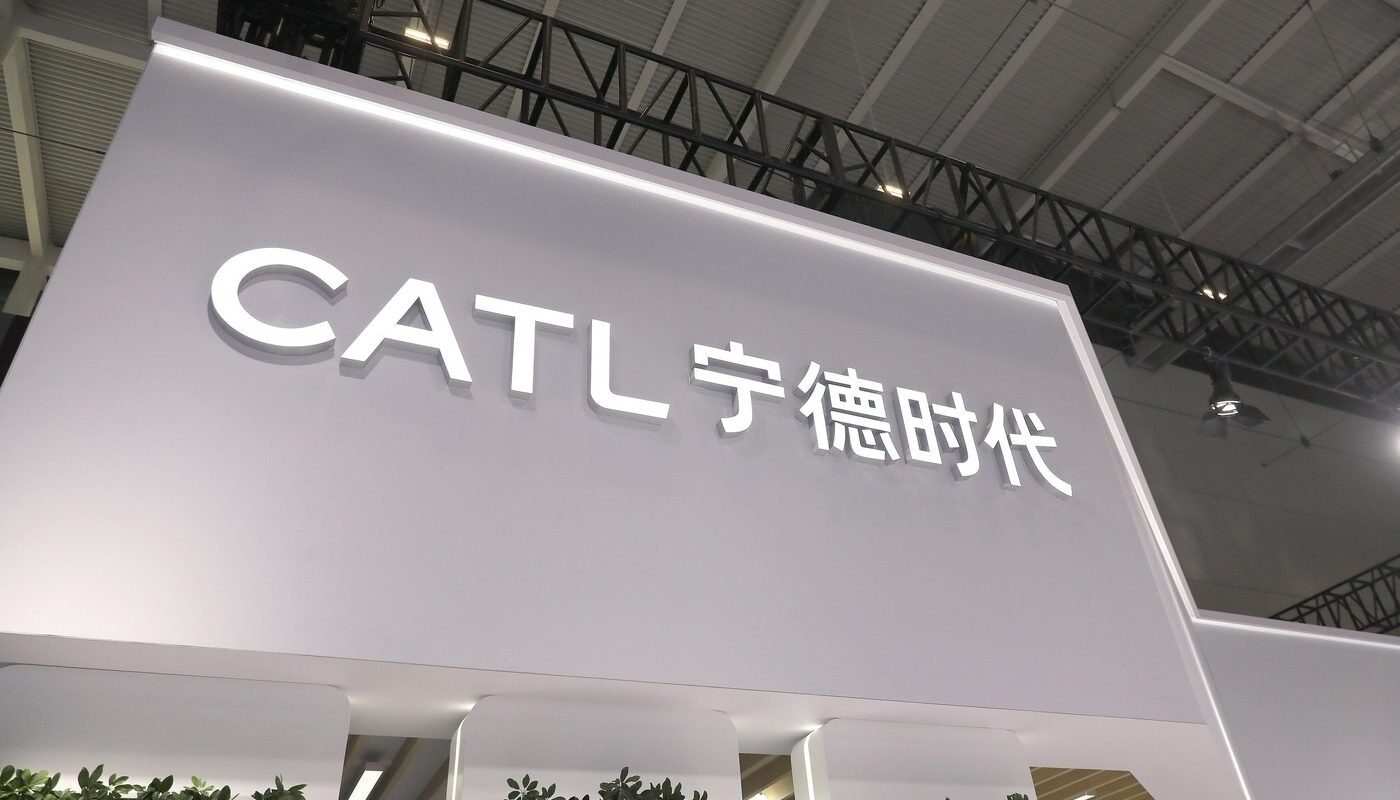 Producătorii chinezi de baterii, pe val în contextul tensiunilor din Orientul Mijlociu Acțiunile celor mai mari producători chinezi de baterii au înregistrat o creștere semnificativă de la izbucnirea conflictului din Orientul Mijlociu, depășind performanțele companiilor petroliere, arată datele financiare recente