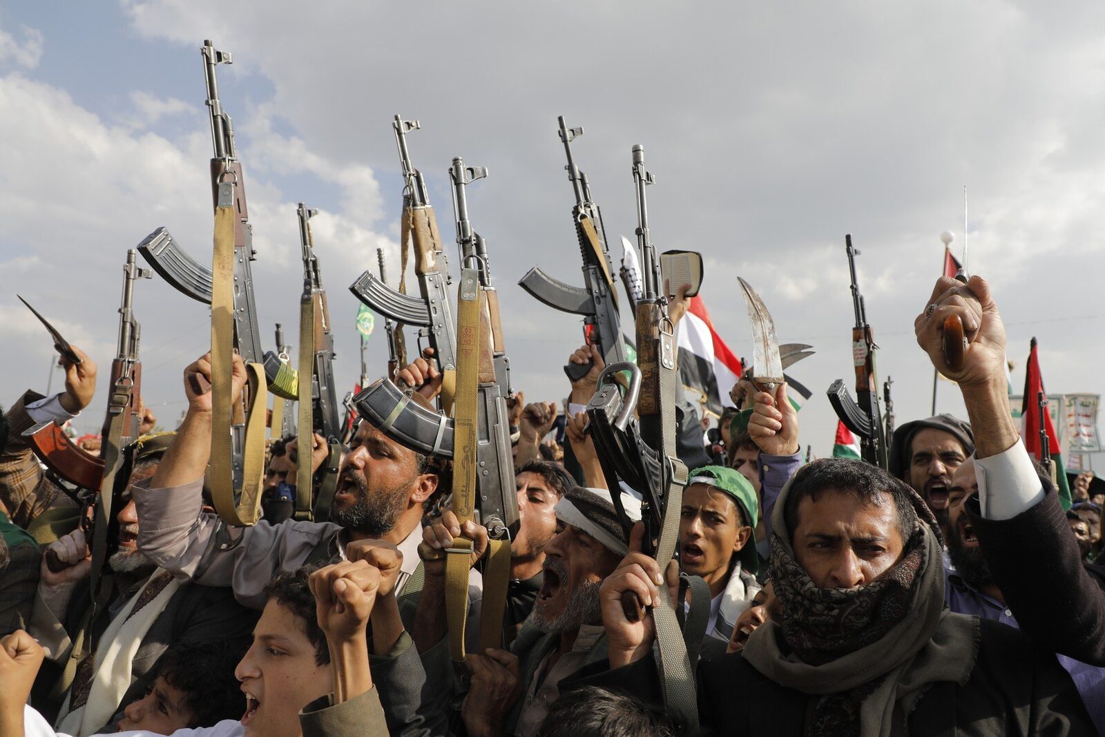 Gruparea Houthi din Yemen avertizează Statele Unite și Israelul, afirmând că este pregătită pentru intervenție militară directă în conflict, în anumite condiții, conform declarațiilor purtătorului de cuvânt Yahya Saree